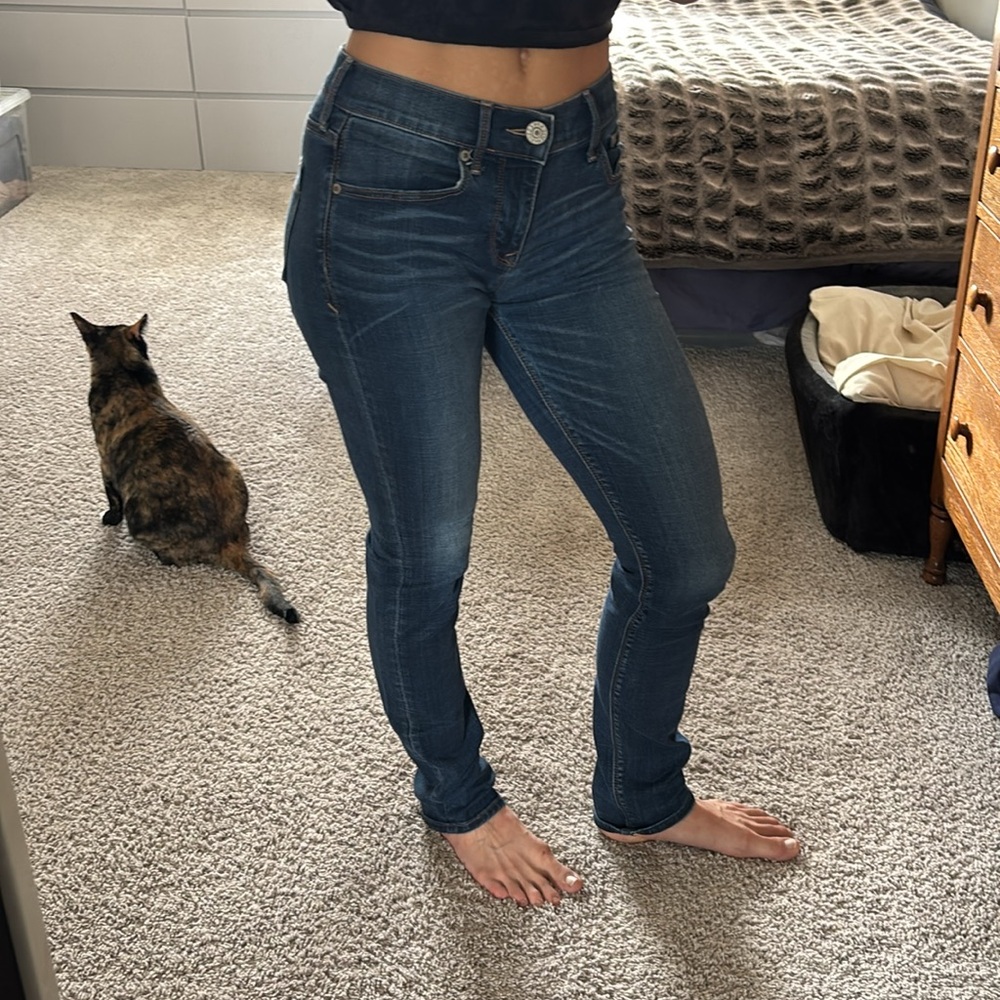 Express Mid Rise Jeans - Picture 3 of 4